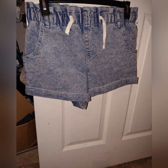 Neiman Marcus Light Blue Jean Shorts - Picture 2 of 6